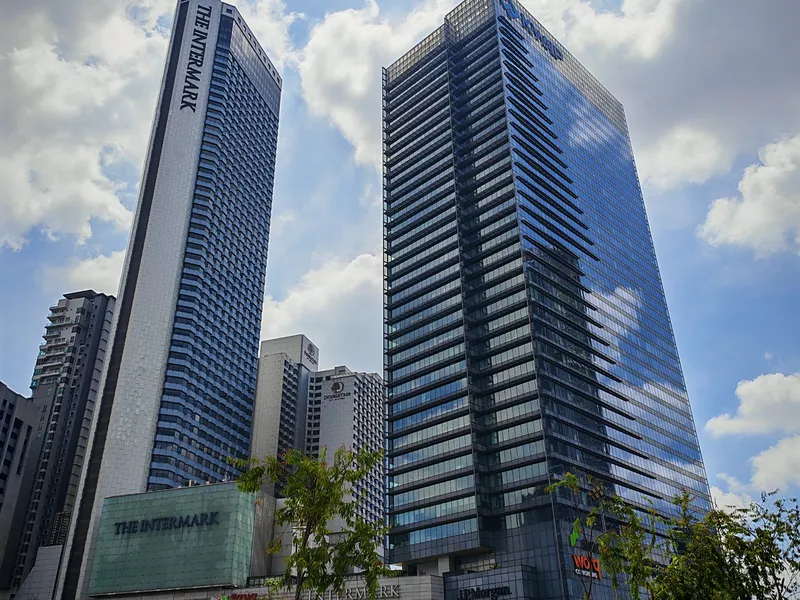 Vista Tower - Photo 1